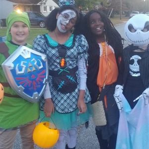 Meet your Posher, Lea